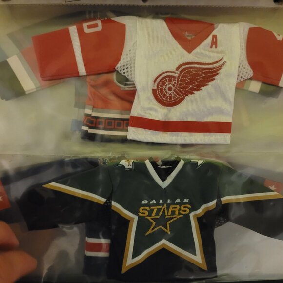 Lot of 24 2006-2008 Upper Deck NHL Mini Jersey's 4" X 9" NESH STAAL VANEK & more - Picture 13 of 16